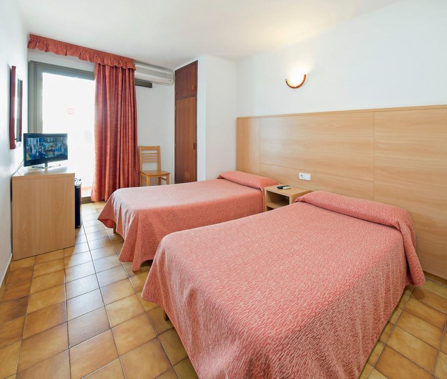 Hostal Montana San Antonio  Luaran gambar