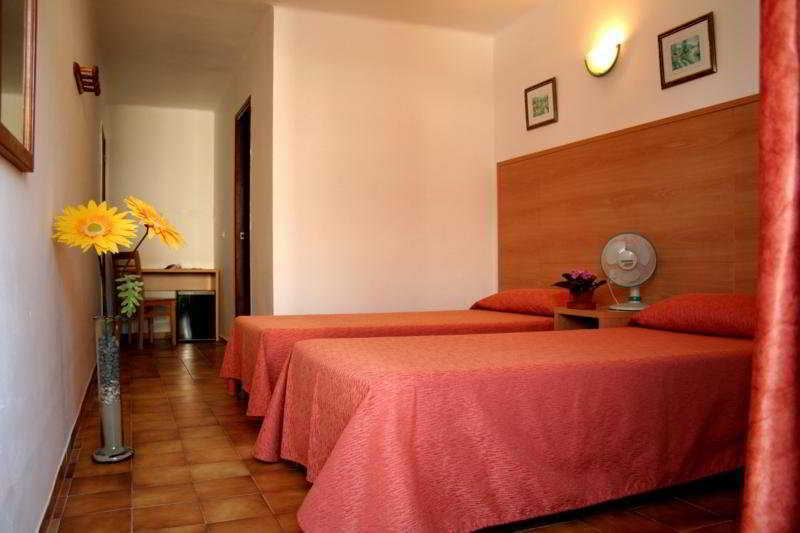 Hostal Montana San Antonio  Luaran gambar