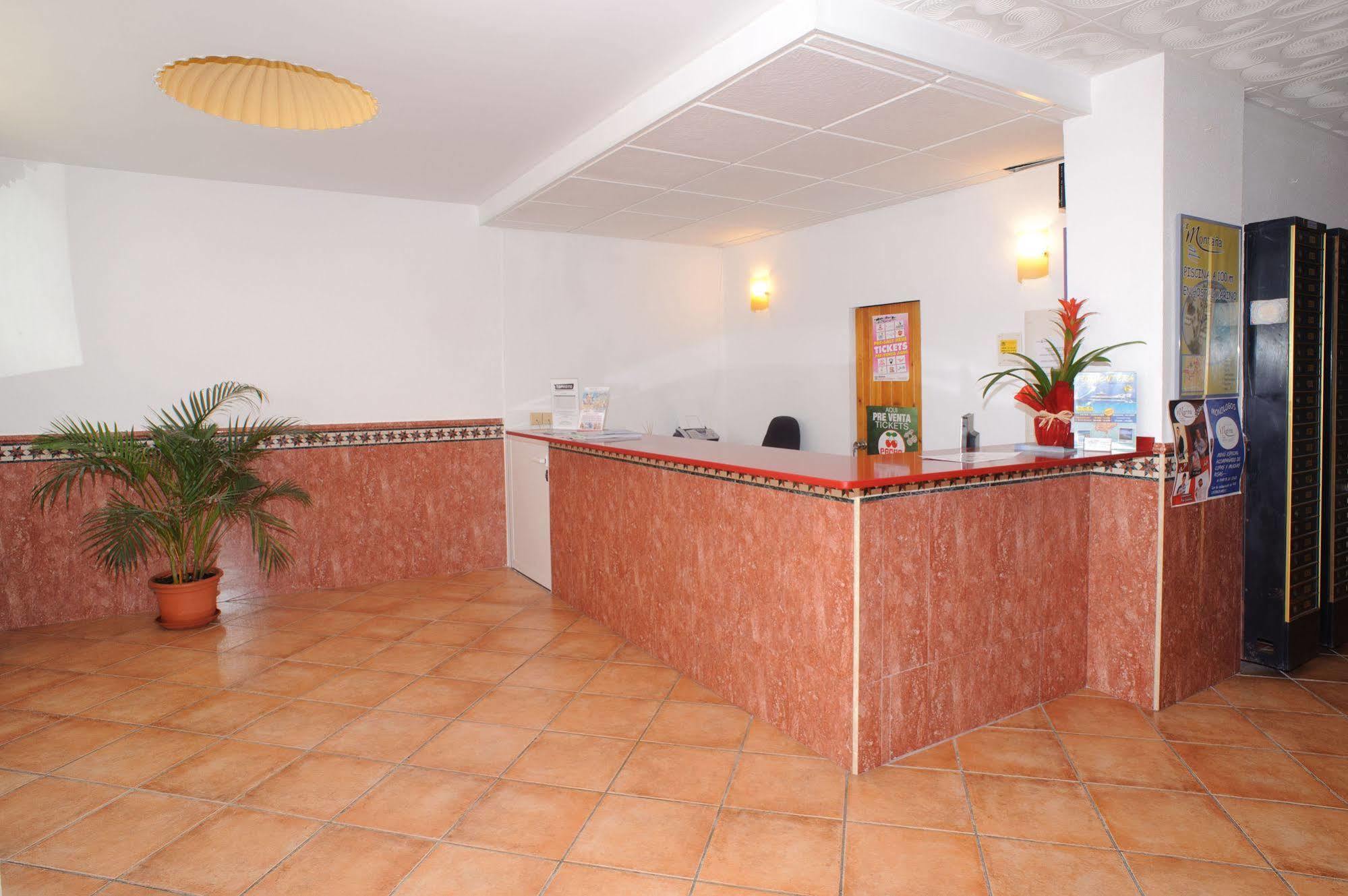 Hostal Montana San Antonio  Luaran gambar