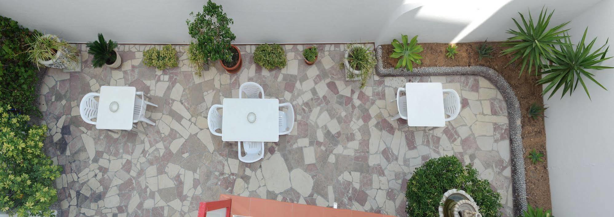 Hostal Montana San Antonio  Luaran gambar